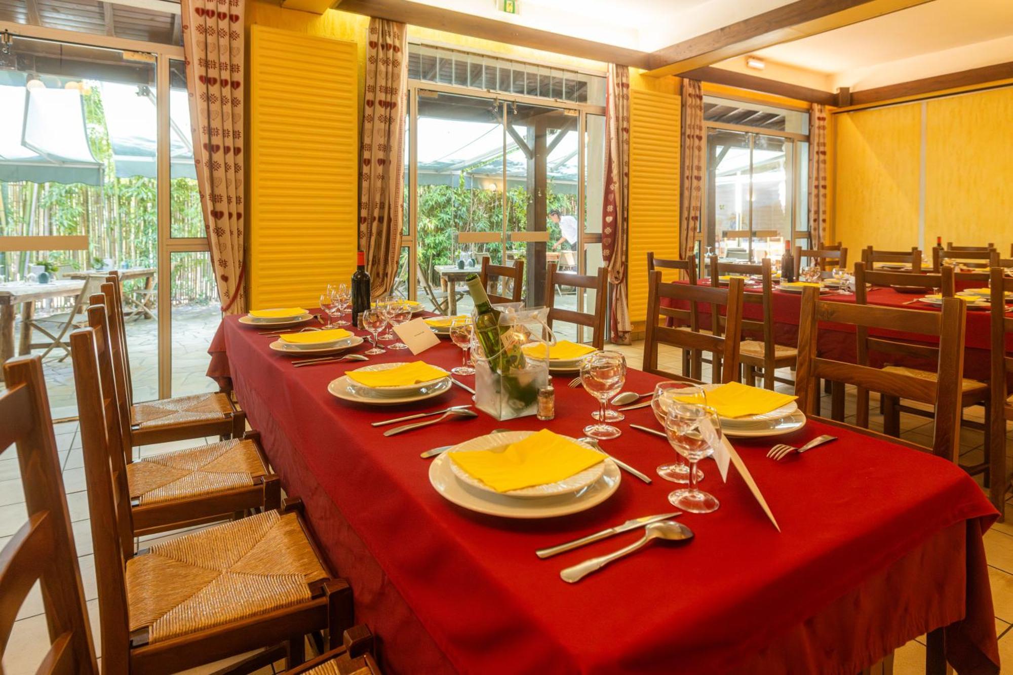 Hotel Restaurant Des Thermes Castéra-Verduzan Dış mekan fotoğraf