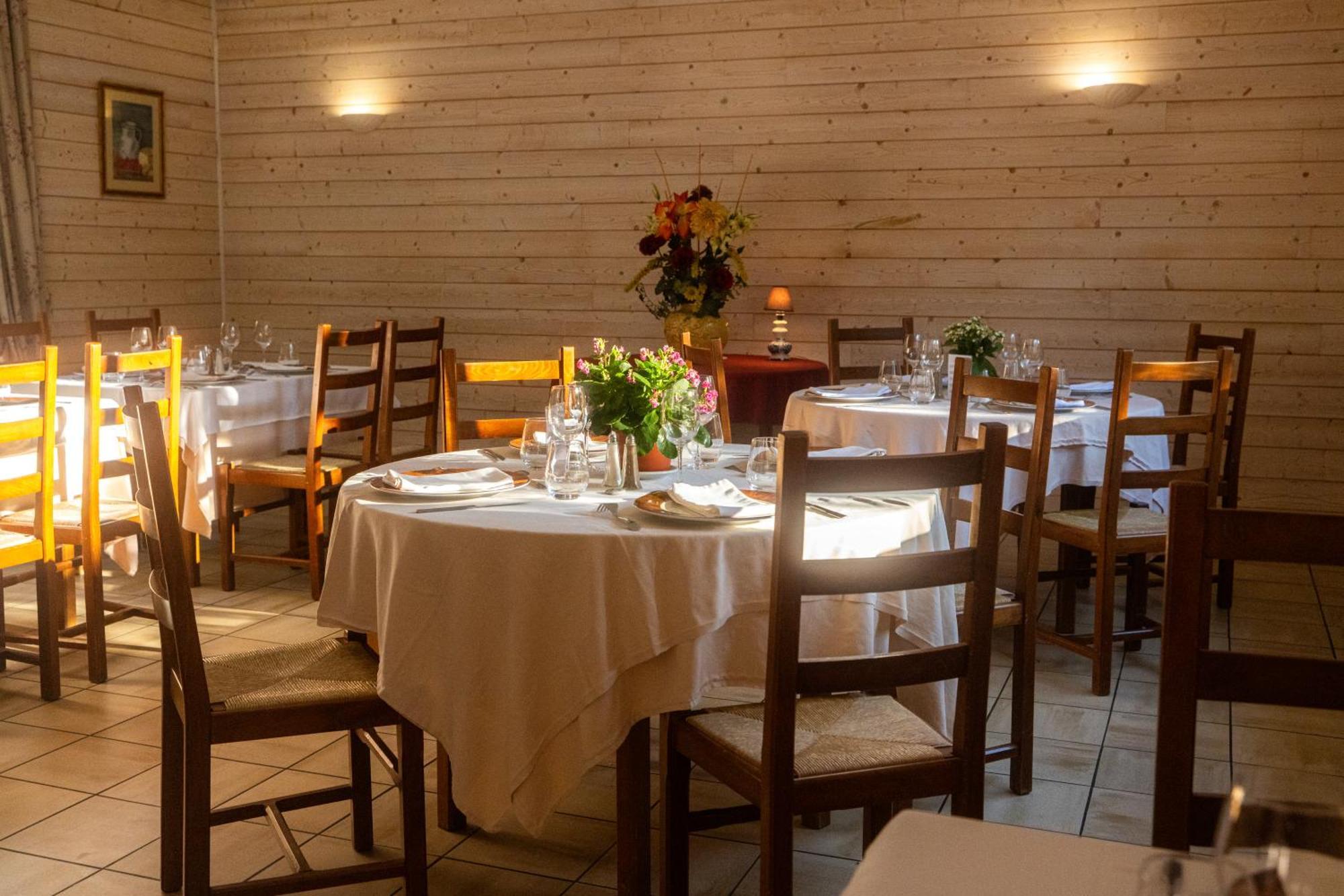 Hotel Restaurant Des Thermes Castéra-Verduzan Dış mekan fotoğraf