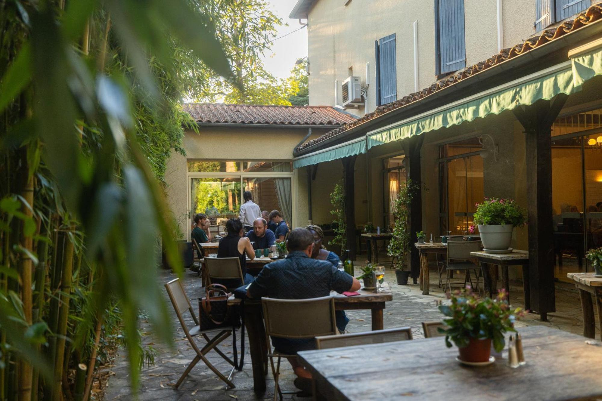Hotel Restaurant Des Thermes Castéra-Verduzan Dış mekan fotoğraf