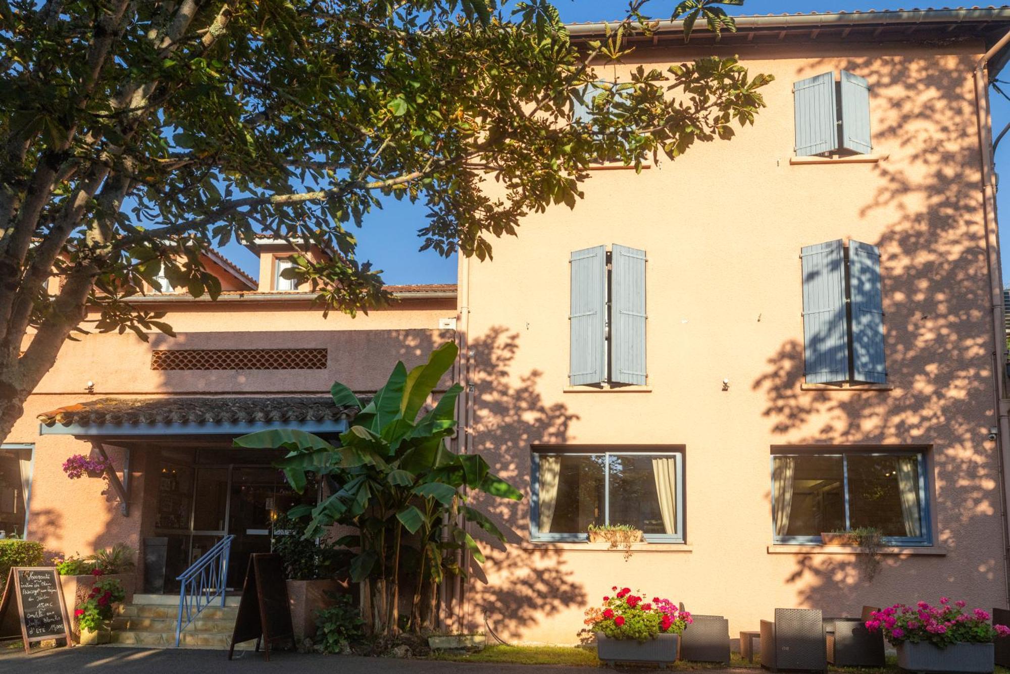 Hotel Restaurant Des Thermes Castéra-Verduzan Dış mekan fotoğraf